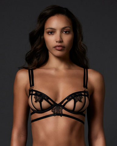 MbLux Lingerie - Tempt and tease in this sexy black cleavage bra